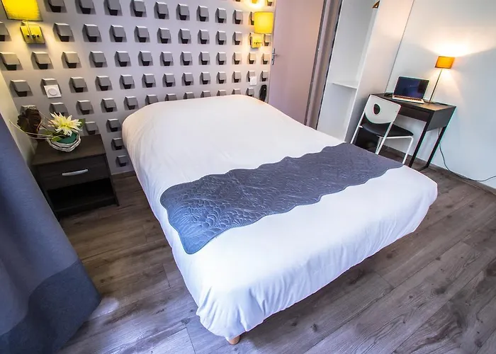 Hotel Theatre 2*