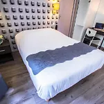Hotel Theatre 2*