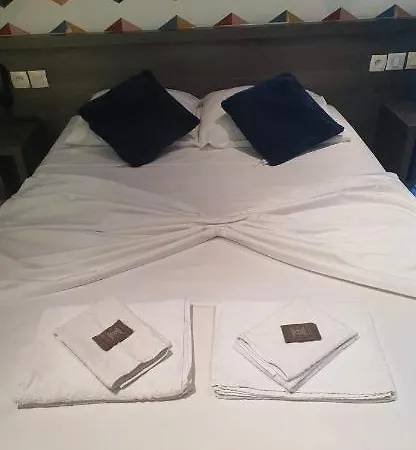 Théâtre Hotel 2*