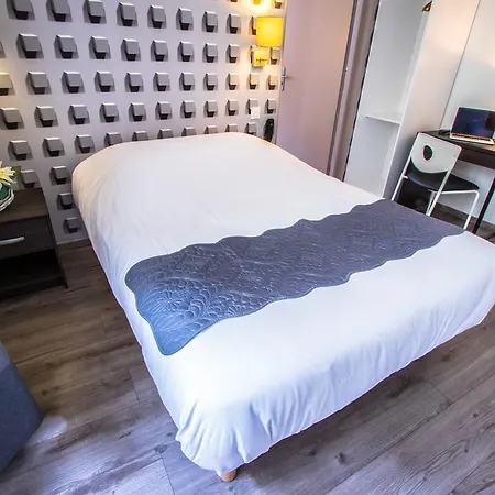 Hotel Theatre 2*